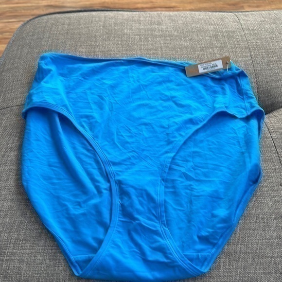 Skims Fits Everybody Full Brief - Picture 3 of 6